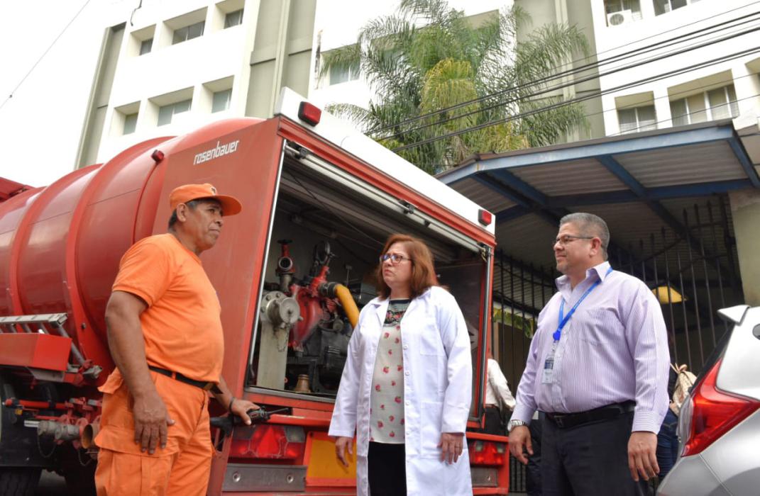 Ministra de Salud verifica abastecimiento de agua y medicamentos en hospitales ministra-de-salud-verifica-abastecimiento-de-agua-y-medicamentos-en-hospitales