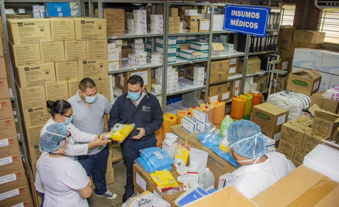 minsal-entrega-insumos-a-personal-medico-que-combate-en-primera-linea-el-covid19