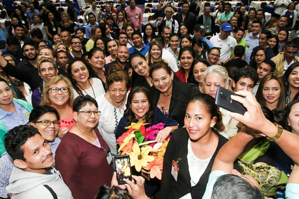 Ministra de Turismo presenta #SurfCity a más de 300 actores turísticos de La Libertad ministra-de-turismo-presenta-surfcity-a-mas-de-300-actores-turisticos-de-la-libertad