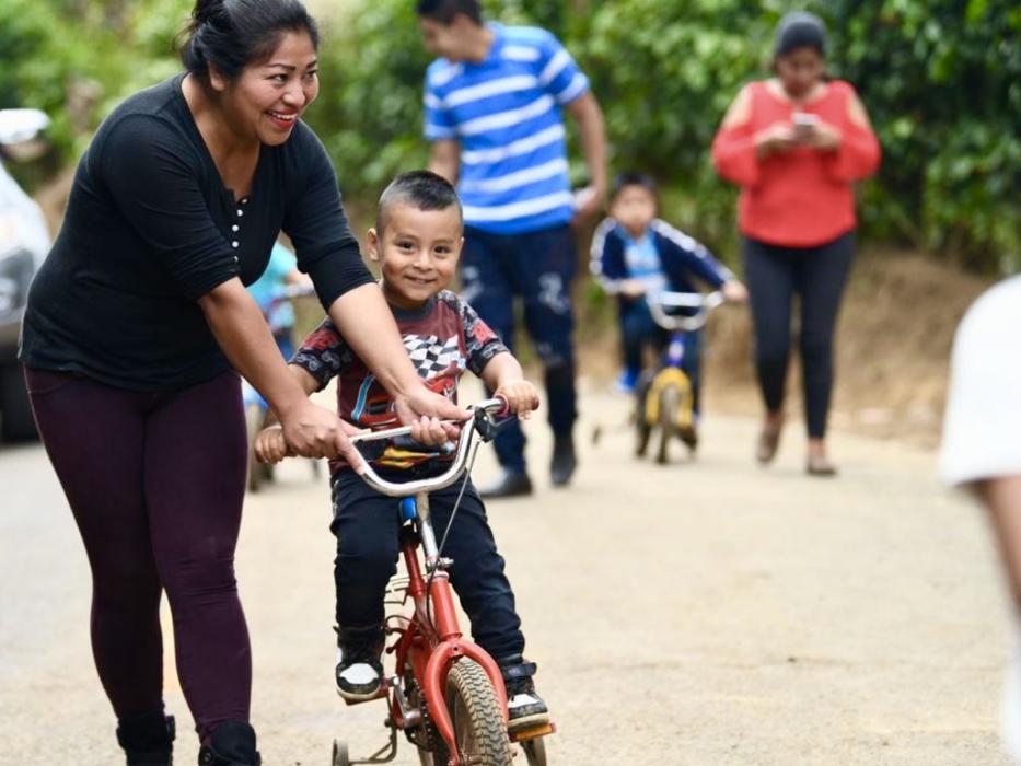 142 familias beneficiadas con calle pavimentada en Comunidad Bendición de Dios, Apaneca 142-familias-beneficiadas-con-calle-pavimentada-en-comunidad-bendicion-de-dios-apaneca