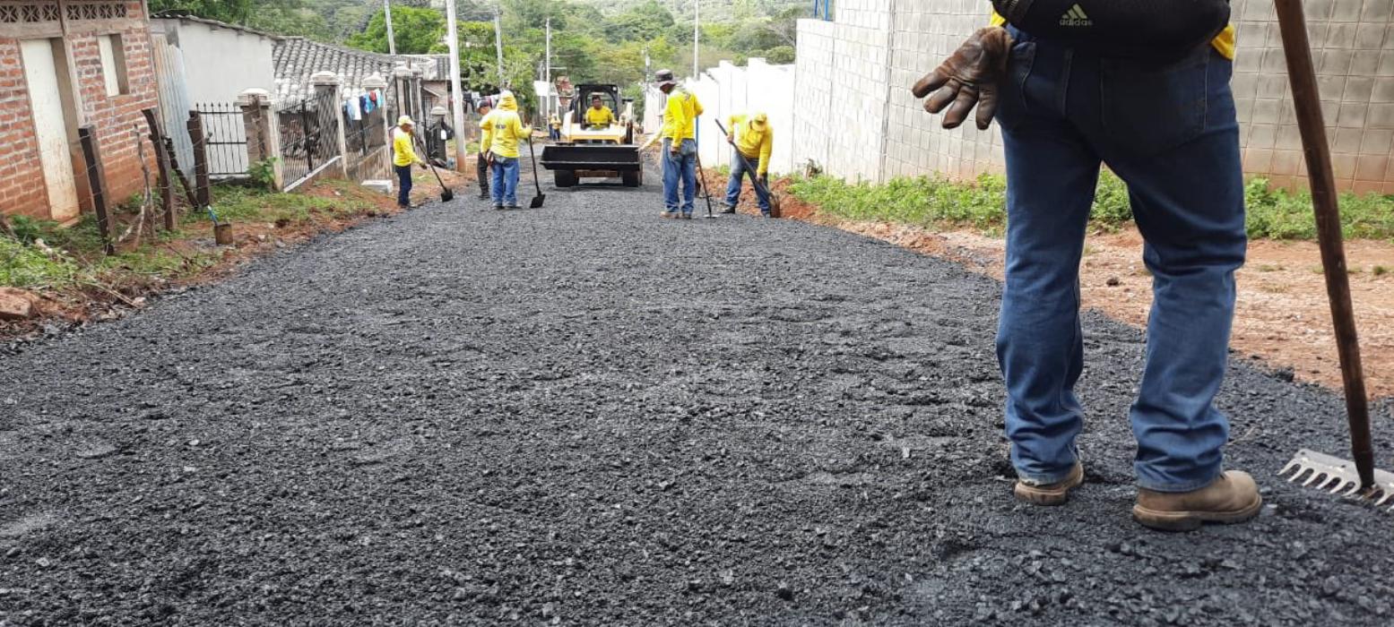 Gobierno ilumina con tecnología LED y mejora caminos de acceso en El Mozote gobierno-ilumina-con-tecnologia-led-y-mejora-caminos-de-acceso-en-el-mozote