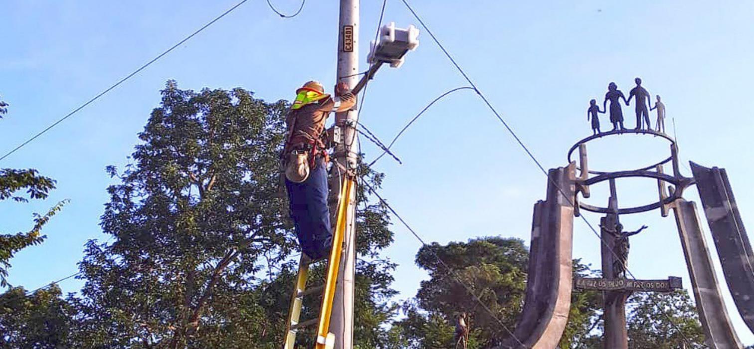Ministro de Obras Públicas: ¡El Mozote se encuentra 100% iluminado! ministro-de-obras-publicas-el-mozote-se-encuentra-100-iluminado