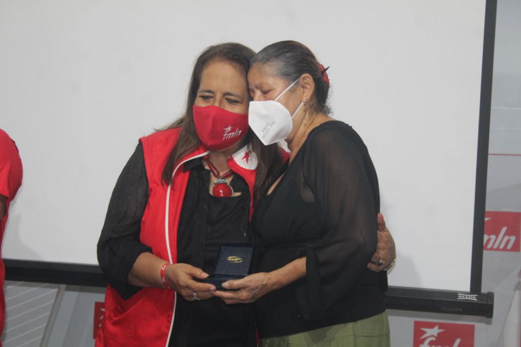 FMLN reconoce lucha de veteranos con entrega de medallas fmln-reconoce-lucha-de-veteranos-con-entrega-de-medallas