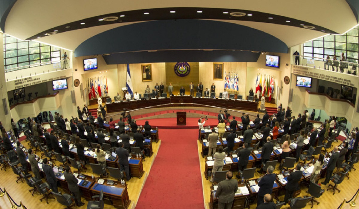 Diputados ceden ante presión del Presidente y retiran dictamen sobre cobros los fines de semana diputados-ceden-ante-presion-del-presidente-y-retiran-dictamen-sobre-cobros-los-fines-de-semana