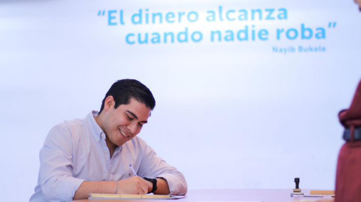 Alejandro Vásquez al igual que otros salvadoreños, busca un espacio en la dirigencia de NUEVAS IDEAS alejandro-vasquez-al-igual-que-otros-salvadorenos-busca-un-espacio-en-la-dirigencia-de-nuevas-ideas