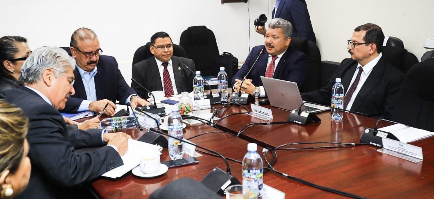 Presidente de BANDESAL explica a diputados financiamiento solicitado para PYMES presidente-de-bandesal-explica-a-diputados-financiamiento-solicitado-para-pymes