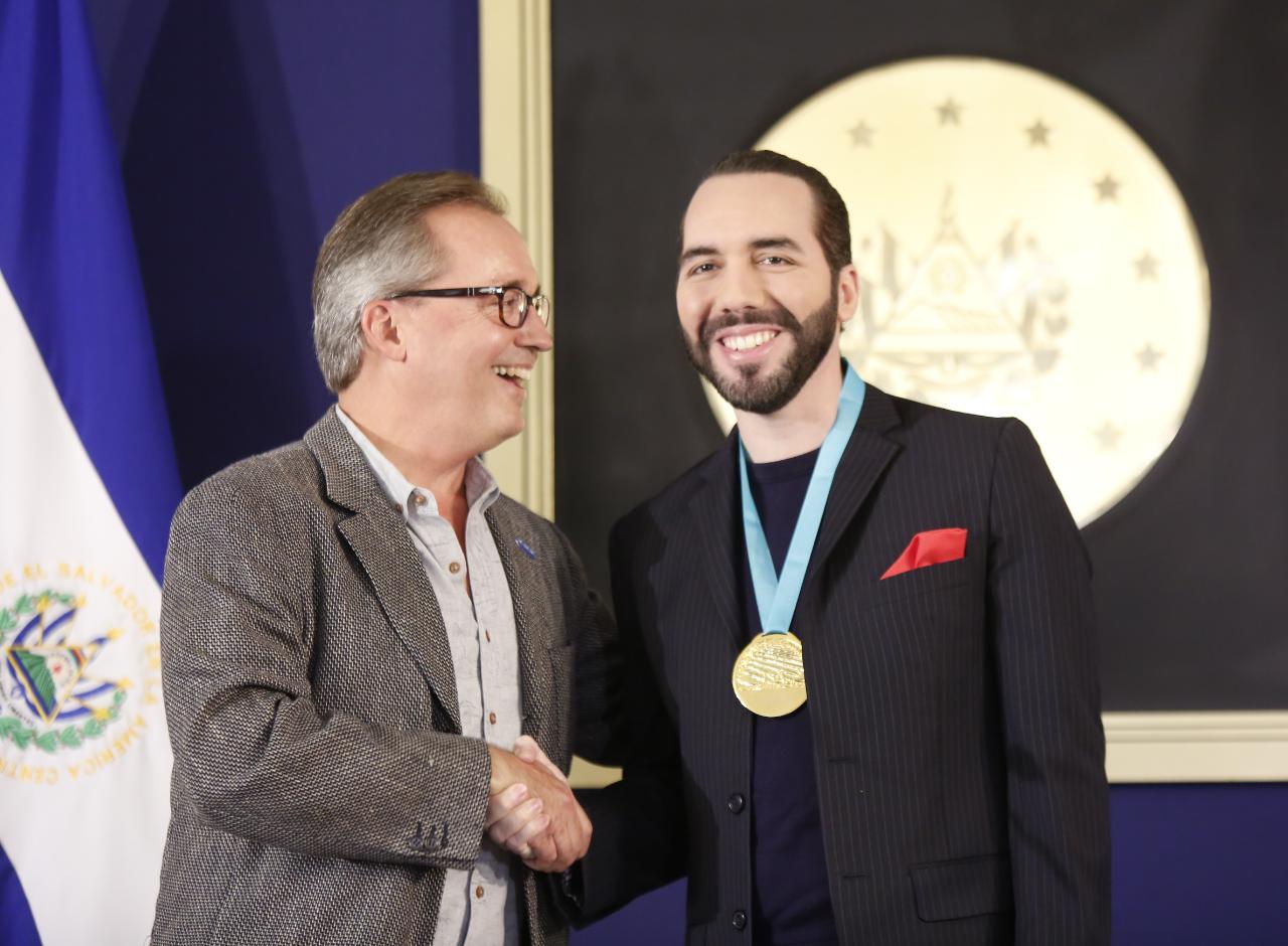 Director del ISA World SUP felicita al Presidente Bukele por potenciar el Surf director-del-isa-world-sup-felicita-al-presidente-bukele-por-potenciar-el-surf