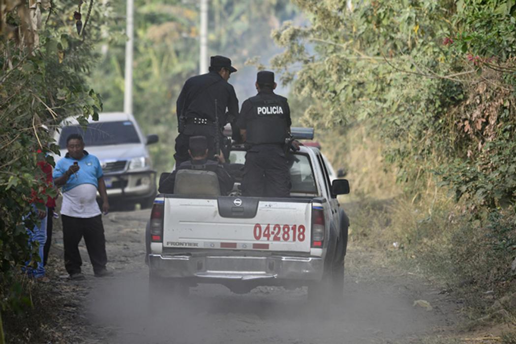 policias-realizan-labor-humanitaria-al-asistir-parto-en-panchimalco