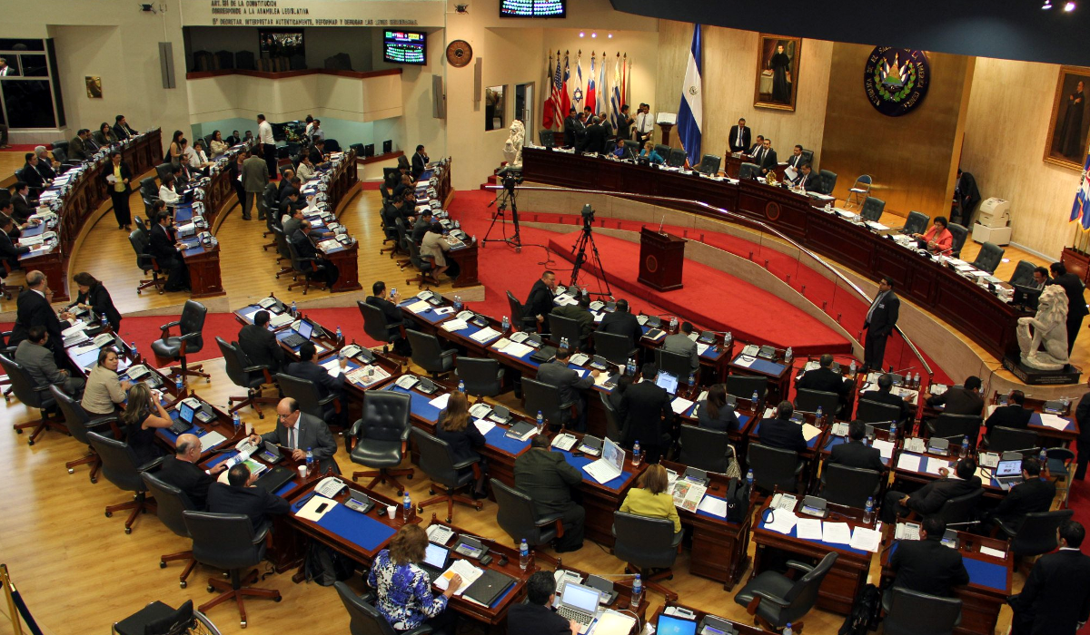 diputados-de-arena-y-fmln-continuan-con-su-intencion-de-aprobar-ley-de-amnistia-expres