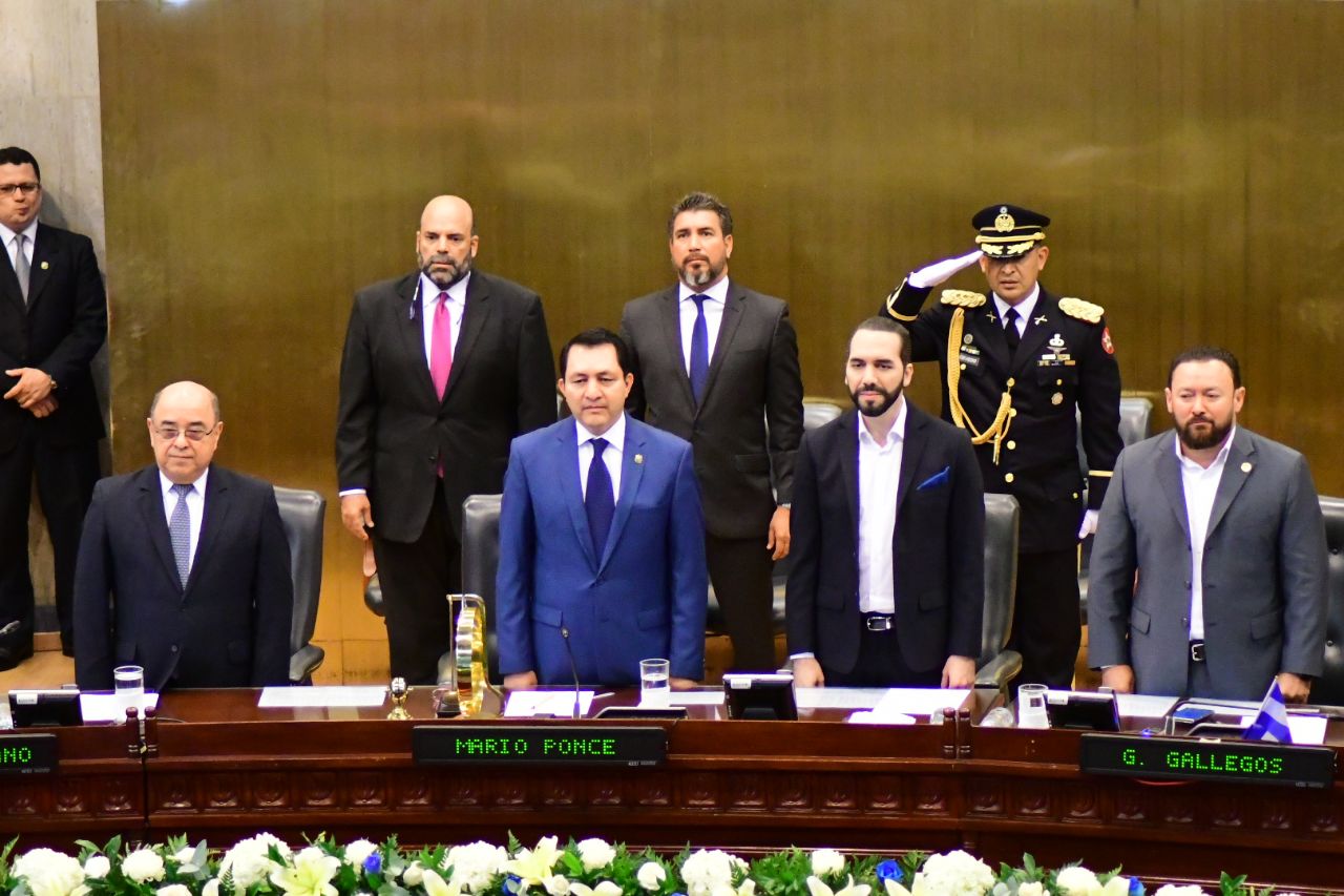 Presidente Bukele asiste al Legislativo demostrando la importancia de construir acuerdos entre Órganos de Estado presidente-bukele-asiste-al-legislativo-demostrando-la-importancia-de-construir-acuerdos-entre-organos-de-estado