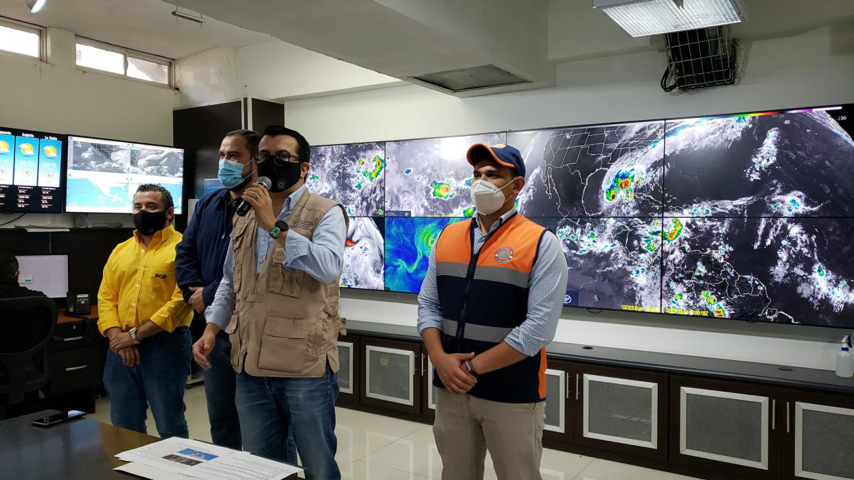 Gobierno asiste a familias afectadas por lluvias en Tecoluca, San Vicente gobierno-asiste-a-familias-afectadas-por-lluvias-en-tecoluca-san-vicente