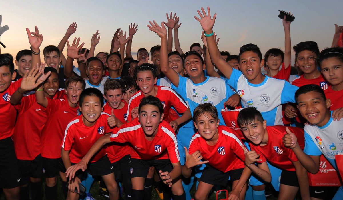 laliga-publica-reportaje-de-los-jovenes-de-san-salvador-que-viajaron-a-entrenarse-a-madrid