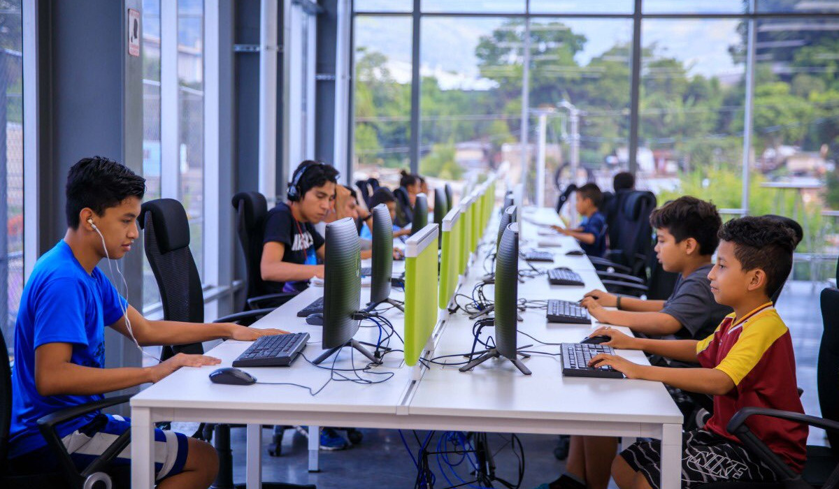 Gobierno destina $110 mil para financiar becas a jóvenes de comunidades estigmatizadas gobierno-destina-110-mil-para-financiar-becas-a-jovenes-de-comunidades-estigmatizadas