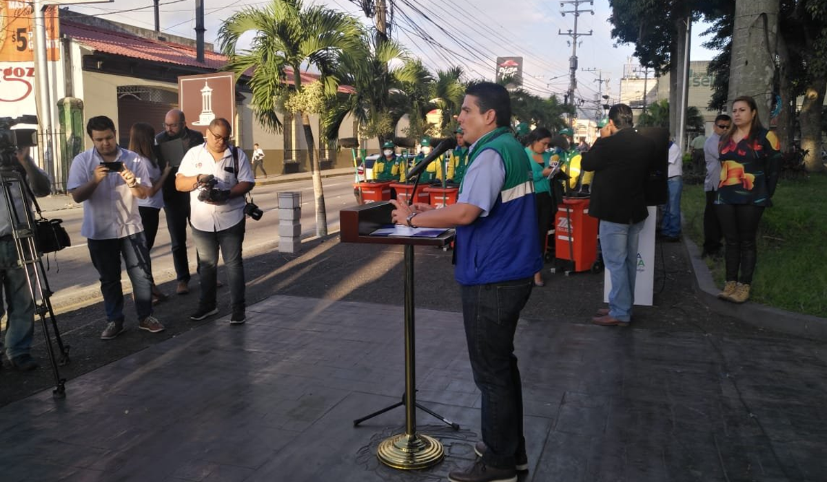 d’Aubuisson pide perdón por “pequeños problemas” de Telcaseo y promete la ciudad más limpia del país daubuisson-pide-perdon-por-pequenos-problemas-de-telcaseo-y-promete-la-ciudad-mas-limpia-del-pais