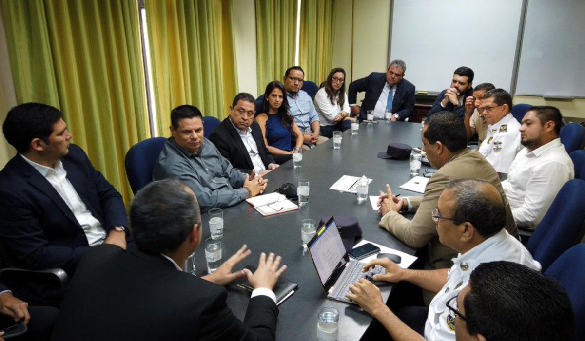 Seguridad analiza con telefónicas el bloqueo a señal de celulares en las cárceles seguridad-analiza-con-telefonicas-el-bloqueo-a-senal-de-celulares-en-las-carceles