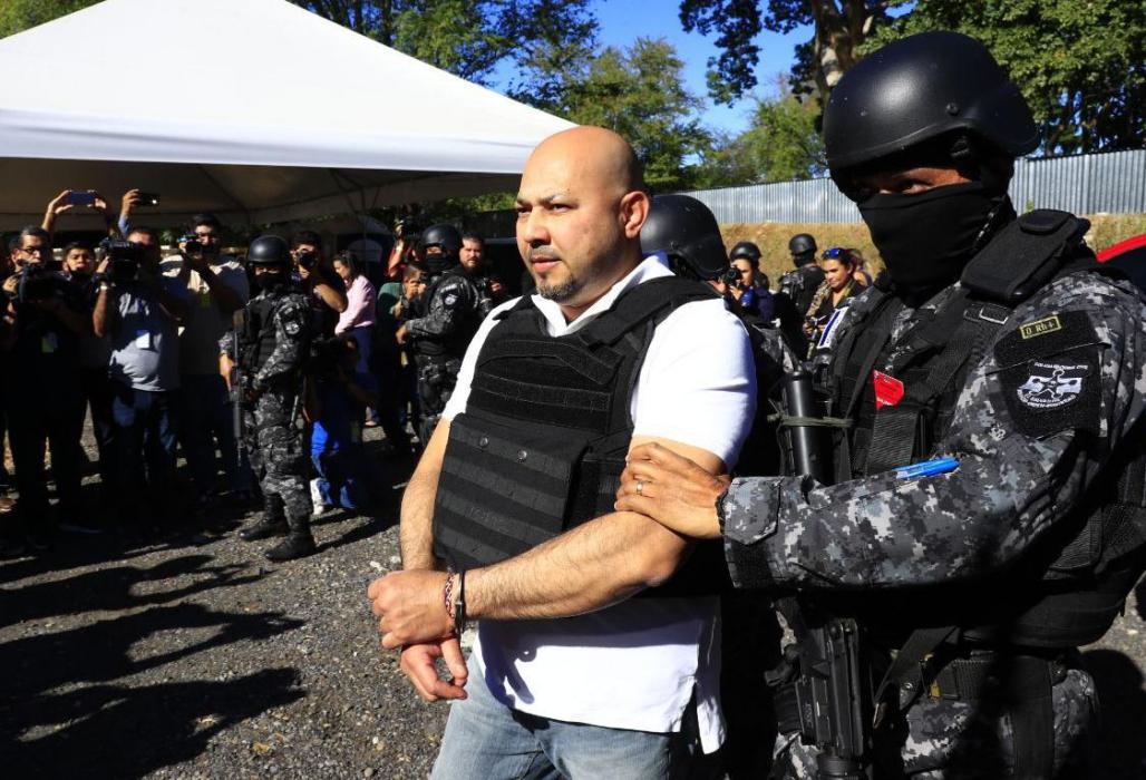 Exdiputado Silva será enviado al penal de máxima seguridad por riesgo de fuga o atentado para silenciarlo exdiputado-silva-sera-enviado-al-penal-de-maxima-seguridad-por-riesgo-de-fuga-o-atentado-para-silenciarlo