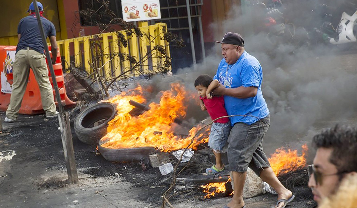 gobierno-de-honduras-decreta-toque-de-queda-para-frenar-violencia-desatada-por-supuesto-fraude-electoral