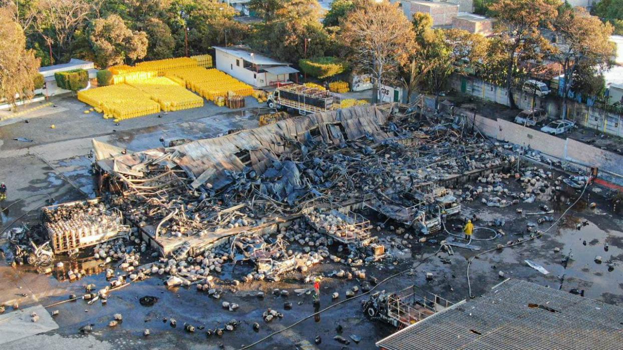 gobierno-reconstruira-viviendas-danadas-por-incendio-en-planta-de-gas-en-soyapango