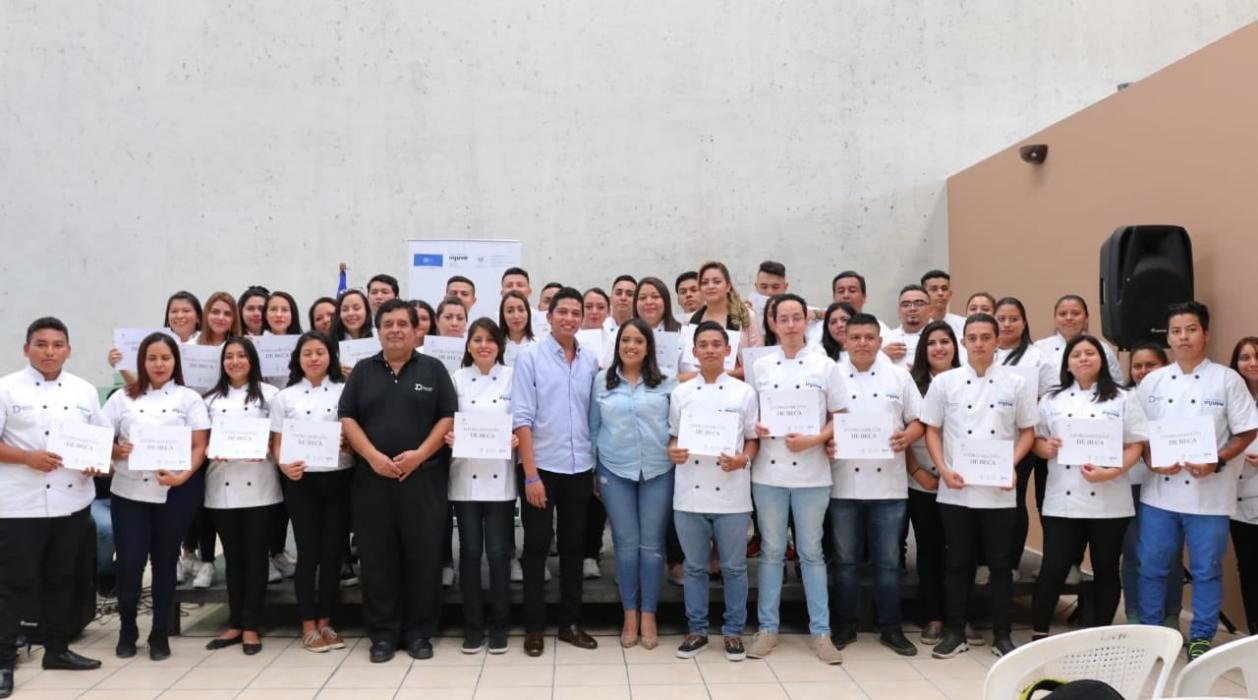 INJUVE entrega becas en cocina internacional a jóvenes de seis municipios del país injuve-entrega-becas-en-cocina-internacional-a-jovenes-de-seis-municipios-del-pais