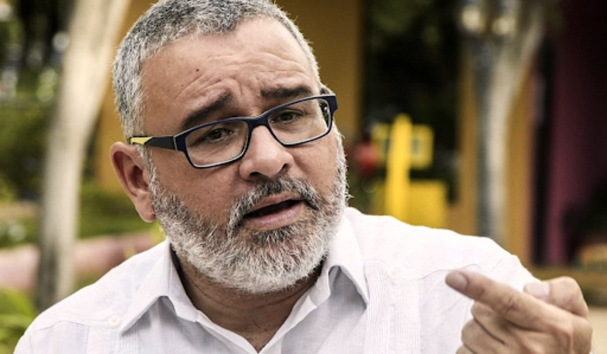 funes-sale-en-defensa-de-tony-saca-y-norman-quijano