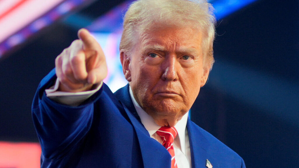 trump-amenaza-con-atacar-infraestructura-irani-si-la-republica-islamica-vuelve-a-disparar-contra-embarcaciones-en-el-estrecho-de-ormuz
